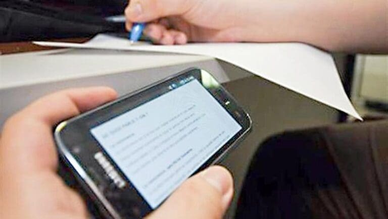 الغش الإلكتروني في الثانوية العامة: خدعة التكنولوجيا التي تهدد مستقبل الطلاب 13 11452202721686417061 جينزي الغش الإلكتروني في الثانوية العامة: خدعة التكنولوجيا التي تهدد مستقبل الطلاب موقع في الجامعة