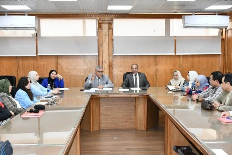 تفاصيل الاجتماع التحضيري الثاني للمؤتمر السنوي السابع للبحوث الطلابية والإبداع بجامعة السويس 6 1745237810117 جنوب الوادي تفاصيل الاجتماع التحضيري الثاني للمؤتمر السنوي السابع للبحوث الطلابية والإبداع بجامعة السويس موقع في الجامعة