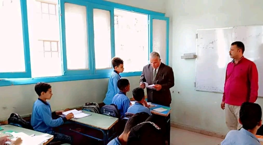 خلال جولة.. وكيل تعليم الفيوم يشدد على ضرور تفعيل البرنامج العلاجي للقراءة والكتابة للتلاميذ 1 1745920454355 تعليم خلال جولة.. وكيل تعليم الفيوم يشدد على ضرور تفعيل البرنامج العلاجي للقراءة والكتابة للتلاميذ موقع في الجامعة