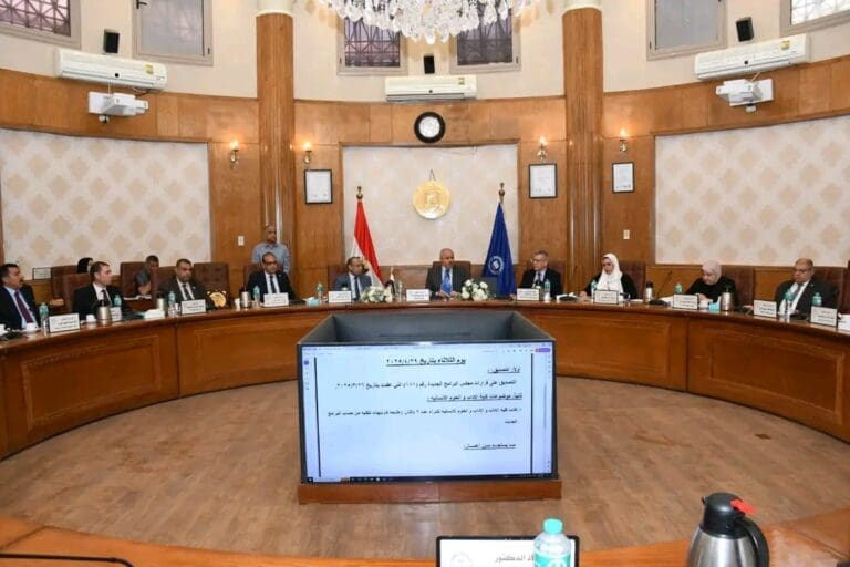 مجلس جامعة قناة السويس يعلن الاستعداد الكامل لامتحانات نهاية العام 5 1745928604924 جامعة الإسكندرية مجلس جامعة قناة السويس يعلن الاستعداد الكامل لامتحانات نهاية العام موقع في الجامعة