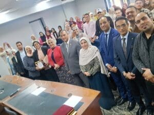جامعة دمنهور تكرم طلاب "تجارة" المشاركين في التدريب الصيفي تمهيدًا لربطهم بسوق العمل 3 جامعة دمنهور