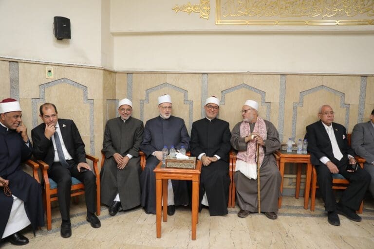 وكيل الأزهر ومفتي الجمهورية ورئيس الجامعة يؤدون واجب العزاء في وفاة والدة نائب رئيس جامعة الأزهر - صور 15 3e5a1425 3fa1 4300 9b67 d94f40ab4a52 المدارس وكيل الأزهر ومفتي الجمهورية ورئيس الجامعة يؤدون واجب العزاء في وفاة والدة نائب رئيس جامعة الأزهر - صور موقع في الجامعة
