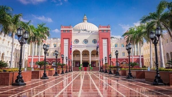 11 إبريل الجاري .. الجامعة البريطانية في مصر تنظم أكبر ماراثون جامعي لدعم التعليم المتميز 33 40 جامعة القناة 11 إبريل الجاري .. الجامعة البريطانية في مصر تنظم أكبر ماراثون جامعي لدعم التعليم المتميز موقع في الجامعة