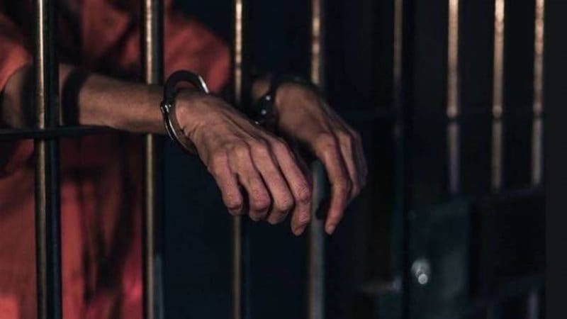 ضبط أحد الأشخاص بالجيزة لقيامه بالنصب والإحتيال على المواطنين من خلال إدارة كيان تعليمى "بدون ترخيص" 1 682 الجيزة ضبط أحد الأشخاص بالجيزة لقيامه بالنصب والإحتيال على المواطنين من خلال إدارة كيان تعليمى "بدون ترخيص" موقع في الجامعة