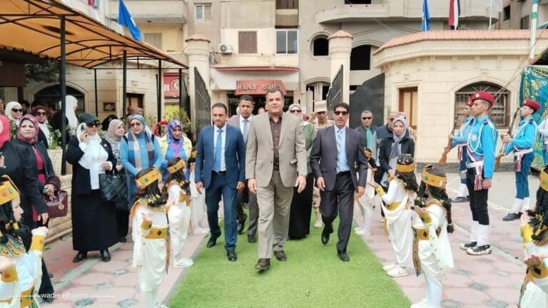 وكيل تعليم دمياط يشيد بإبداعات طلاب إدارة دمياط في المعرض السنوي المبهر 30 FB IMG 1744207290924 جامعة المنصورة الجديدة وكيل تعليم دمياط يشيد بإبداعات طلاب إدارة دمياط في المعرض السنوي المبهر موقع في الجامعة