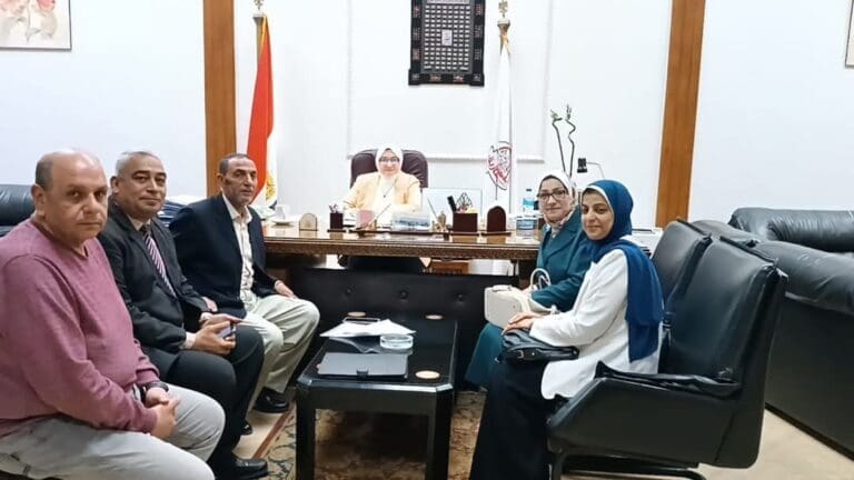نائب رئيس جامعة الزقازيق لشؤون البيئة تبحث تعزيز الخدمات التنموية والتوعوية لقرية ميت حمل 7 FB IMG 1744228198236 وزير الشباب نائب رئيس جامعة الزقازيق لشؤون البيئة تبحث تعزيز الخدمات التنموية والتوعوية لقرية ميت حمل موقع في الجامعة