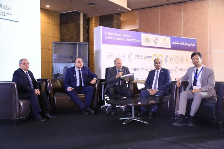 المؤتمر الدولي الثاني للتعليم التكنولوجي يناقش "الحوكمة والإدارة في نظام الجامعات التكنولوجية" 3 FB IMG 1744374928600 التكامل المؤتمر الدولي الثاني للتعليم التكنولوجي يناقش "الحوكمة والإدارة في نظام الجامعات التكنولوجية" موقع في الجامعة