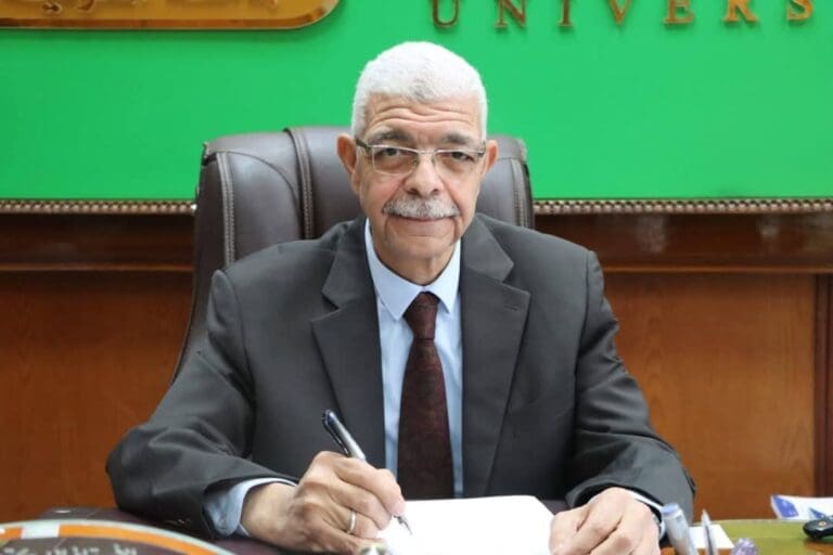 جامعة المنوفية تؤكد على أهمية المتابعة المستمرة للعملية التعليمية بالفصل الدراسى الثانى 5 FB IMG 1745321057400 أزياء جامعة المنوفية تؤكد على أهمية المتابعة المستمرة للعملية التعليمية بالفصل الدراسى الثانى موقع في الجامعة