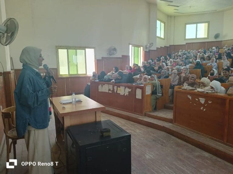 صحتك النفسية في العصر الرقمي.. ندوة بكلية التربية جامعة بني سويف 30 FB IMG 1745411197713 نورا عصام صحتك النفسية في العصر الرقمي.. ندوة بكلية التربية جامعة بني سويف موقع في الجامعة