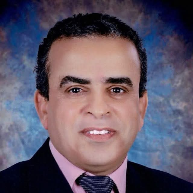 رئيس جامعة سوهاج يُكلف الدكتور صبري توفيق قائمًا بأعمال عميد كلية الألسن 1 FB IMG 1745426136837 رئيس رئيس جامعة سوهاج يُكلف الدكتور صبري توفيق قائمًا بأعمال عميد كلية الألسن موقع في الجامعة
