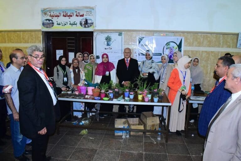 رئيس جامعة سوهاج يفتتح فعاليات ملتقى التوظيف الثاني عشر لكلية الزراعة 1 FB IMG 1745857011380 جامعة سوهاج رئيس جامعة سوهاج يفتتح فعاليات ملتقى التوظيف الثاني عشر لكلية الزراعة موقع في الجامعة