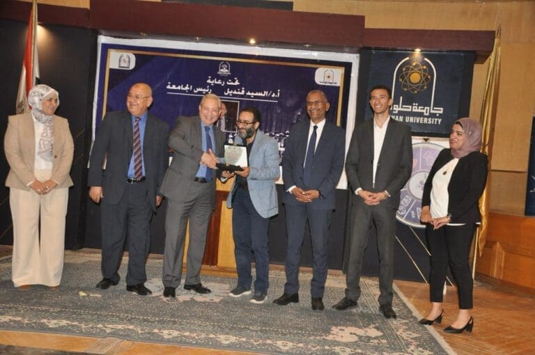 جامعة القاهرة: زيارة ماكرون دعوة لنهضة يقودها الشباب في مصر مهد الحضارة 32 IMG 20250410 WA0009 الثانوية الأزهرية جامعة القاهرة: زيارة ماكرون دعوة لنهضة يقودها الشباب في مصر مهد الحضارة موقع في الجامعة