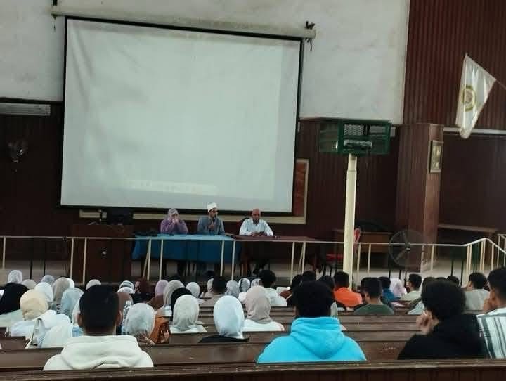 بخطاب معتدل ورؤية عميقة.. جامعة الزقازيق تنظم ندوة دينية حول أخلاق المسلم وأثرها في بناء المجتمع 11 IMG 20250412 WA0023 جامعة قناة السويس بخطاب معتدل ورؤية عميقة.. جامعة الزقازيق تنظم ندوة دينية حول أخلاق المسلم وأثرها في بناء المجتمع موقع في الجامعة
