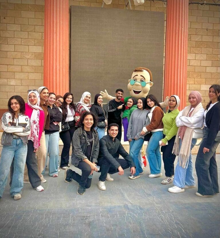 "مشروع تخرج طلاب جامعة القاهرة: حملة 'اللعب ملوش كبير' لاستعادة سحر 'دريم بارك' لجميع الأعمار" 4 IMG 20250412 WA0219 الثانوية الأزهرية "مشروع تخرج طلاب جامعة القاهرة: حملة 'اللعب ملوش كبير' لاستعادة سحر 'دريم بارك' لجميع الأعمار" موقع في الجامعة