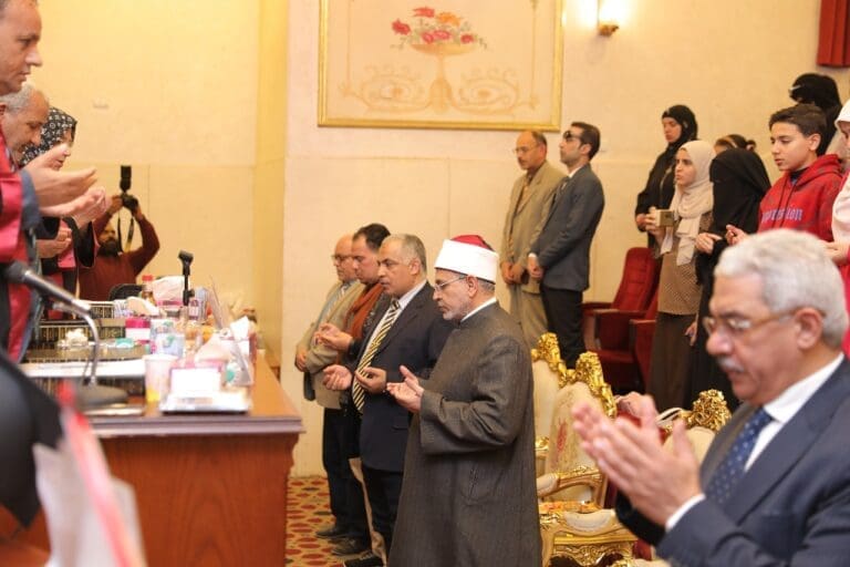 حضرت الرسالة وغابت الباحثة .. جامعة الأزهر تمنح الدكتوراه للباحثة المتوفاة هانم محمود أبو اليزيد - صور 18 IMG 20250415 WA0042 جامعة الأزهر حضرت الرسالة وغابت الباحثة .. جامعة الأزهر تمنح الدكتوراه للباحثة المتوفاة هانم محمود أبو اليزيد - صور موقع في الجامعة