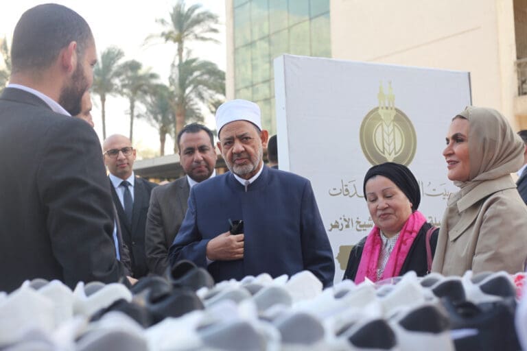 «بيت الزكاة» يطلق حملة لدعم حفظة القرآن الكريم في 5 محافظات.. وشيخ الأزهر يتفقد الاستعدادات - صور 3 IMG 20250417 WA0026 جامعة أسيوط «بيت الزكاة» يطلق حملة لدعم حفظة القرآن الكريم في 5 محافظات.. وشيخ الأزهر يتفقد الاستعدادات - صور موقع في الجامعة