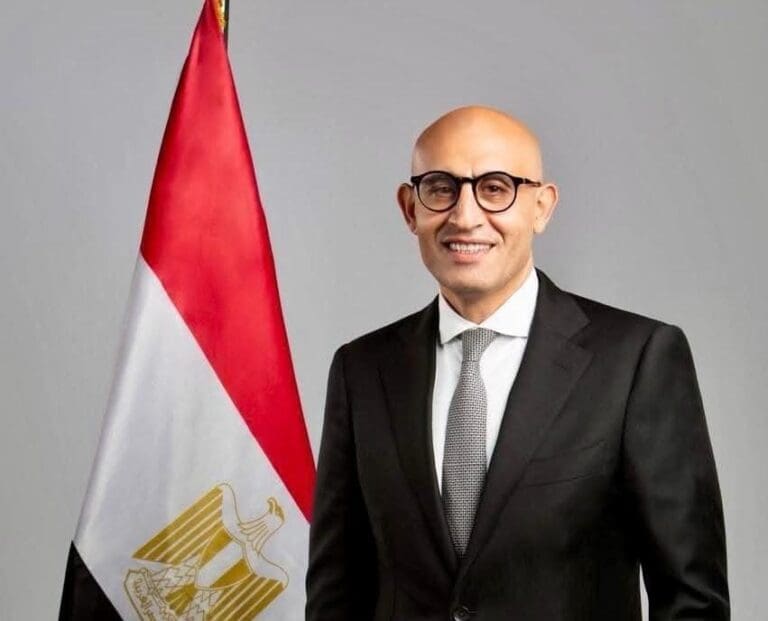 وزير التعليم يصدر قرارا بتشكيل لجنة لمد خدمة المعلمين 10 IMG 20250418 WA0018 دمياط وزير التعليم يصدر قرارا بتشكيل لجنة لمد خدمة المعلمين موقع في الجامعة