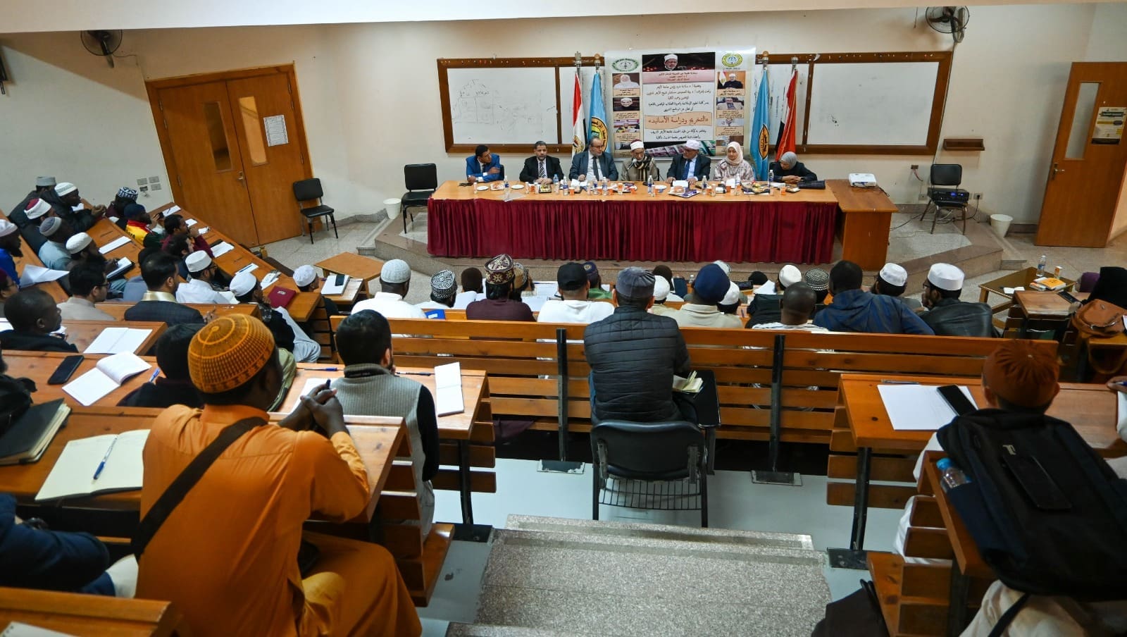 جامعة الأزهر: تدريب الطلاب والباحثين على تخريج الأحاديث ودراسة الأسانيد 1 IMG 20250421 WA0045 جامعة الأزهر جامعة الأزهر: تدريب الطلاب والباحثين على تخريج الأحاديث ودراسة الأسانيد موقع في الجامعة