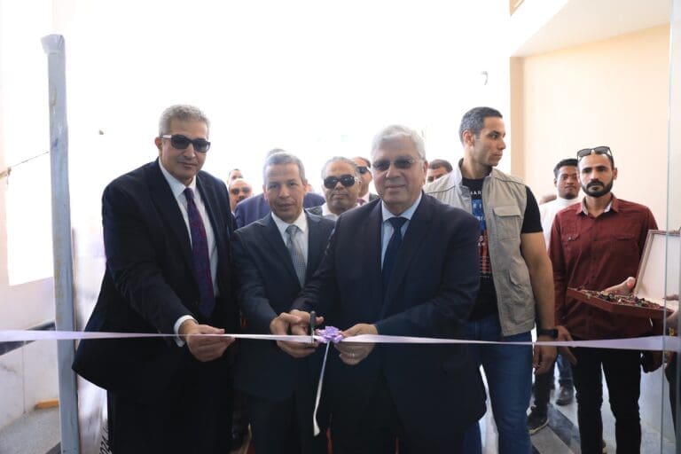 وزير التعليم العالي يفتتح كلية السياحة والفنادق بجامعة الغردقة 25 وزير التعليم العالي يفتتح كلية السياحة والفنادق بجامعة الغردقة