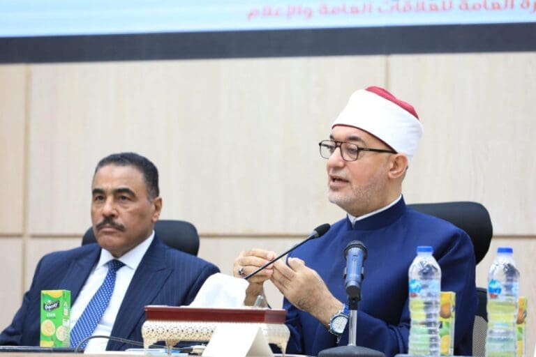 مفتي الجمهورية يحذر طلاب جامعة مطروح من مظاهر الانفلات التي تضعف الأمم 3 IMG 20250428 WA0024 جامعة سوهاج مفتي الجمهورية يحذر طلاب جامعة مطروح من مظاهر الانفلات التي تضعف الأمم موقع في الجامعة