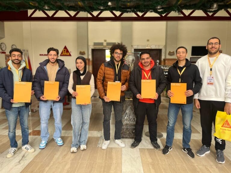 تدريب عملي لطلاب برنامج الهندسة المدنية بالجامعة الالمانية في مجال كيماويات البناء 23 IMG 20250428 WA0144 جامعة العاصمة تدريب عملي لطلاب برنامج الهندسة المدنية بالجامعة الالمانية في مجال كيماويات البناء موقع في الجامعة