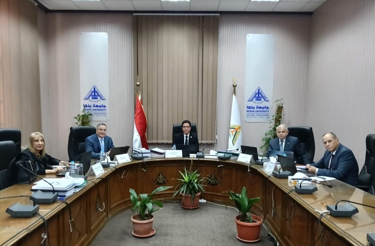 رئيس جامعة بنها يترأس لجنة اختيار عميد كلية الهندسة بشبرا 1 IMG 7715 رئيس جامعة بنها رئيس جامعة بنها يترأس لجنة اختيار عميد كلية الهندسة بشبرا موقع في الجامعة