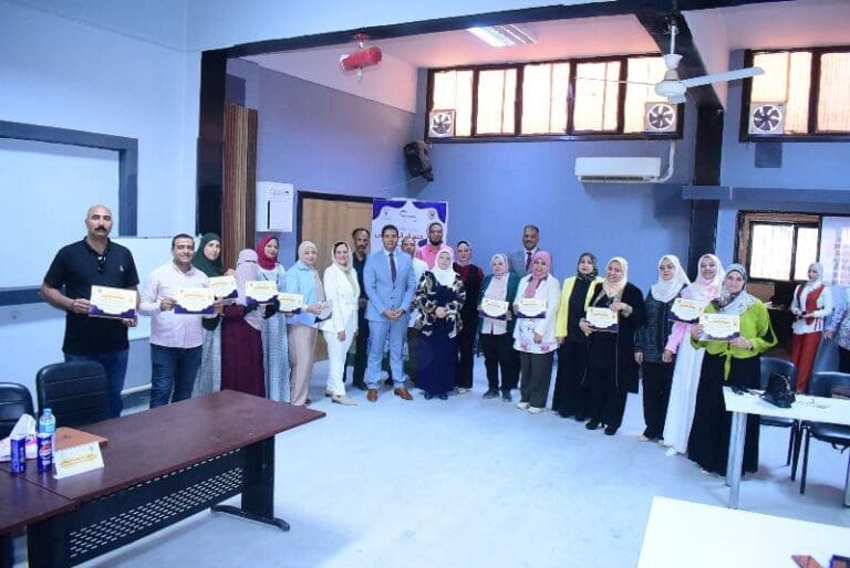 لدمج ذوي الإعاقة في المجتمع.. جامعة سوهاج تنظم ورشة تدريبية لتعلم لغة الإشارة 1 IMG 7742 جامعة لدمج ذوي الإعاقة في المجتمع.. جامعة سوهاج تنظم ورشة تدريبية لتعلم لغة الإشارة موقع في الجامعة