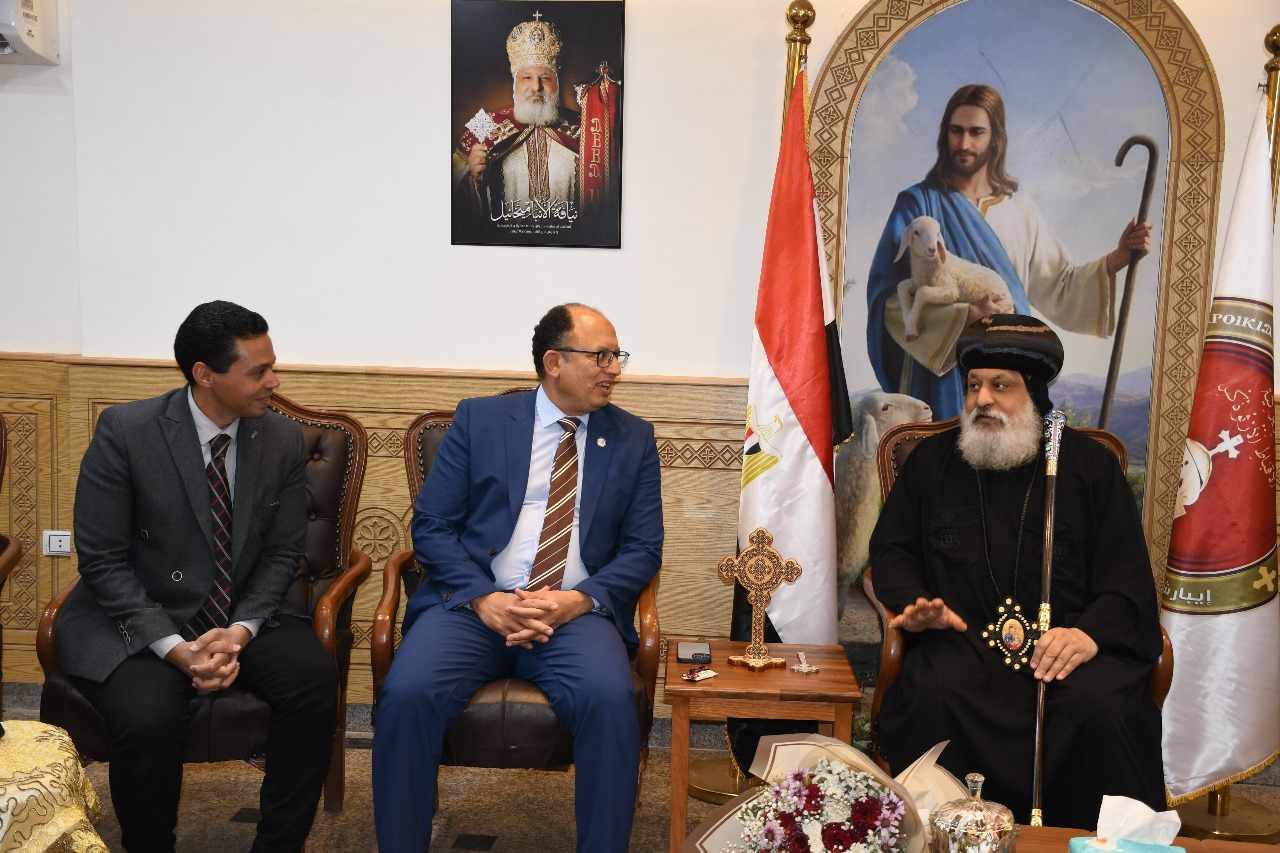 رئيس جامعة حلوان يزور الأنبا ميخائيل بكاتدرائية السيدة العذراء لتقديم التهنئة بعيد القيامة 1 Messenger creation 2844756965705045 جامعة حلوان رئيس جامعة حلوان يزور الأنبا ميخائيل بكاتدرائية السيدة العذراء لتقديم التهنئة بعيد القيامة موقع في الجامعة