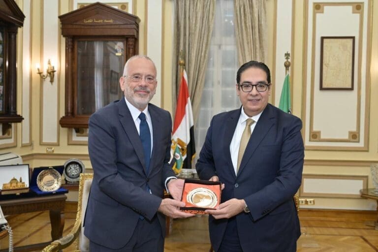 رئيس جامعة القاهرة يستقبل السفير اليوناني بمصر لبحث سبل تعزيز التعاون المشترك مع الجامعات اليونانية 13 d1c8e588 ae2d 4f15 8eb5 4536edd4bca0 جامعة السادات الأهلية رئيس جامعة القاهرة يستقبل السفير اليوناني بمصر لبحث سبل تعزيز التعاون المشترك مع الجامعات اليونانية موقع في الجامعة