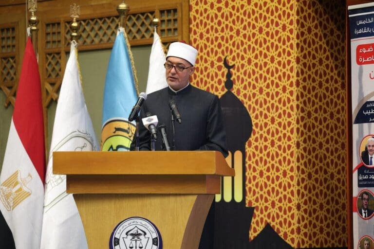 مفتي الجمهورية يدعو لتطوير مناهج جامعية متخصصة في "فقه بناء الإنسان" 5 e745413f 843c 4390 94e6 f34597592839 جامعة سوهاج مفتي الجمهورية يدعو لتطوير مناهج جامعية متخصصة في "فقه بناء الإنسان" موقع في الجامعة