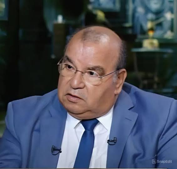 الكاتب الصحفي رفعت فياض يفجر مفاجأة.. سابقة تفتح أبواب الجدل في التعليم العالي .. تفاصيل تعيين عميد لمدة 4 شهور فقط 1 الأستاذ رفعت فياض