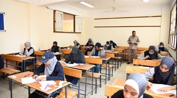 فرصة جديدة لمرضى التعليم الفني: التحويل للثانوي العام بشروط إنسانية 17 طلاب