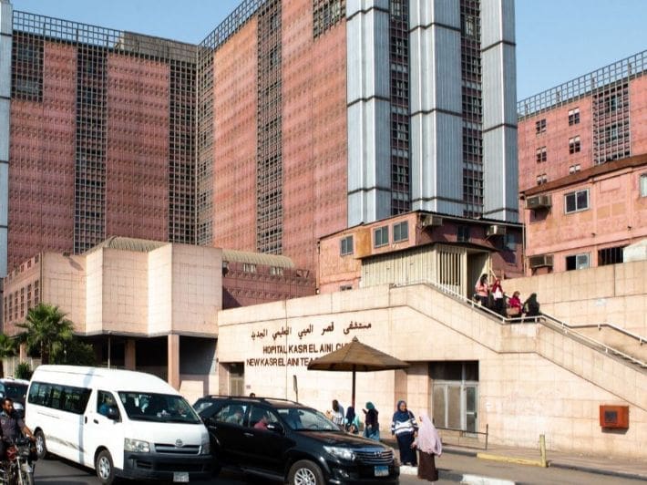 كلية الطب بالقصر العيني تنجح في إجراء ولادة قيصرية لحالة حرجة 8 مستشفيات جامعة القاهرة السيرك كلية الطب بالقصر العيني تنجح في إجراء ولادة قيصرية لحالة حرجة موقع في الجامعة