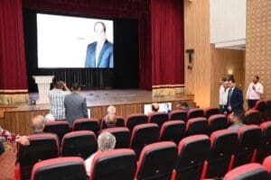 بالصور.. رئيس جامعة أسيوط الأهلية يتفقد مسرح الجامعة بعد افتتاحه 5 بالصور.. رئيس جامعة أسيوط الأهلية مسرح الجامعة بعد افتتاحه
