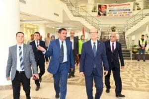 بالصور.. رئيس جامعة أسيوط الأهلية يتفقد مسرح الجامعة بعد افتتاحه 6 بالصور.. رئيس جامعة أسيوط الأهلية مسرح الجامعة بعد افتتاحه