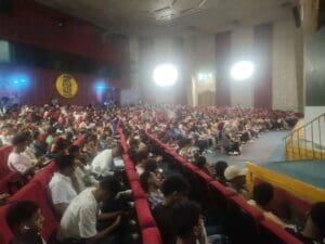 بحضور أكثر من 1000 طالب.. إستمرار المراجعة النهائية لطلاب الثانوية العامة 2025 بالأقصر 3 بحضور أكثر من 1000 طالب.. إستمرار المراجعة النهائية لطلاب الثانوية العامة 2025 بالأقصر
