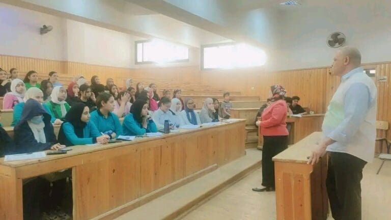 مدير تعليم القليوبية يكرم المشاركين في إعداد برنامج تعديل السلوك 14 1746535057007 الثانوية العامة مدير تعليم القليوبية يكرم المشاركين في إعداد برنامج تعديل السلوك موقع في الجامعة