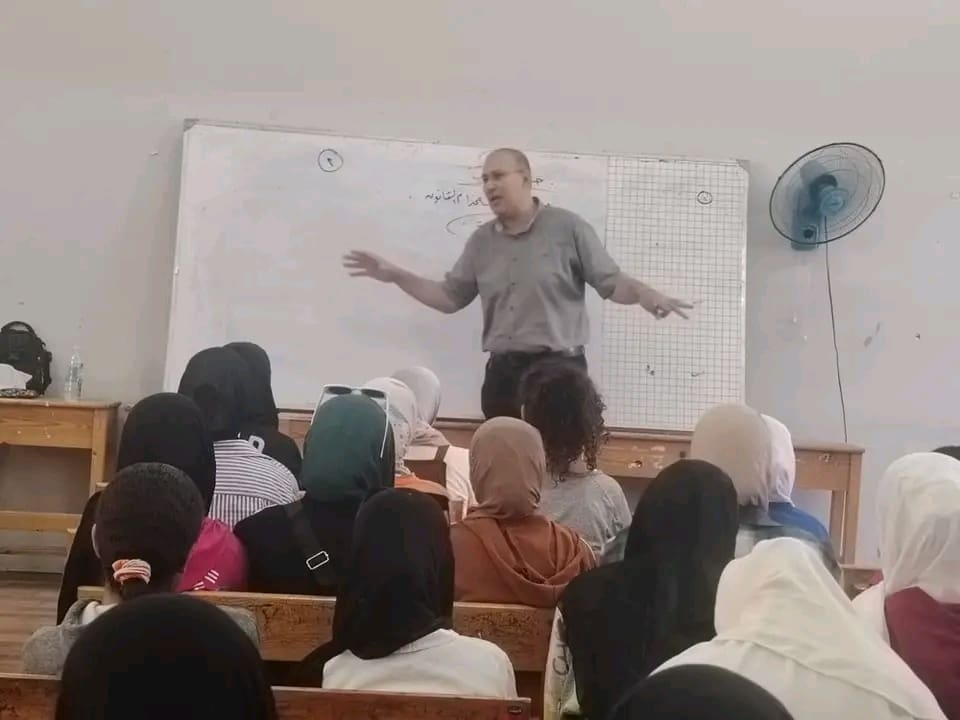 تعليم القاهرة: المراجعات النهائية تعد فرصة رائعة للطلاب لمراجعة المواد 1 1746535103376 تعليم تعليم القاهرة: المراجعات النهائية تعد فرصة رائعة للطلاب لمراجعة المواد موقع في الجامعة