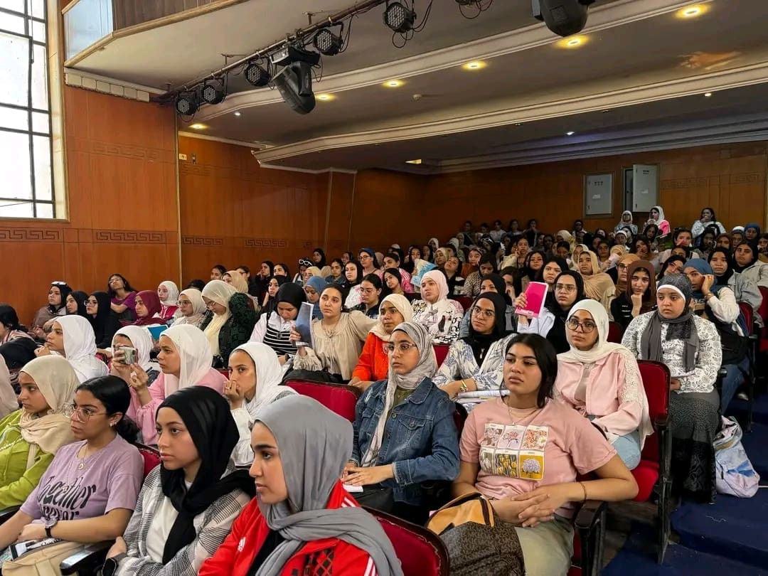 طلب عاجل من "أمهات مصر"بشأن إعلان نظام امتحانات الشهادة الإعدادية بكل محافظة 1 إقبال كثيف على القوافل التعليمية المجانية لطلاب الشهادة الإعدادية ببورسعيد
