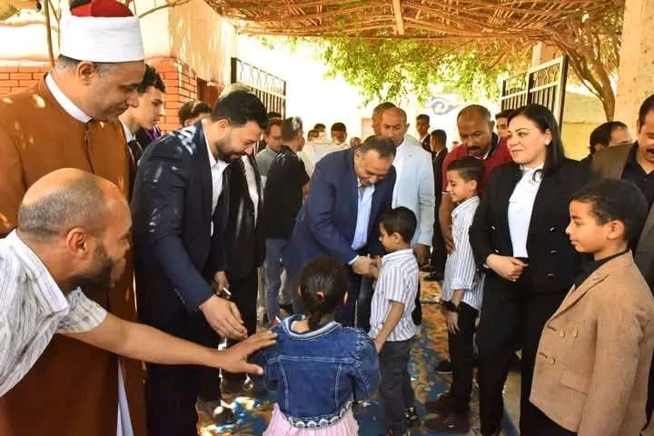 محافظ أسيوط يشهد حفل تكريم دفعتي 2023 و2024 والمحالين معاش بمدرسة باقور الثانوية المشتركة 1 محافظ أسيوط يشهد حفل تكريم دفعتي 2023 و2024 والمحالين معاش بمدرسة باقور الثانوية المشتركة
