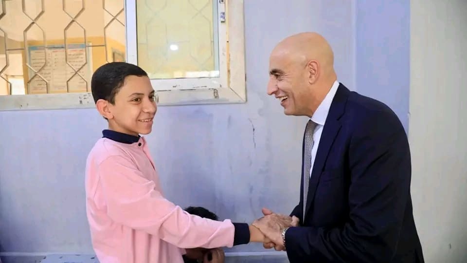 أبرزها الاطمئنان على الطلاب ومصافحتهم.. 11 صور ترصد نشاط وزير التعليم خلال جولته 1 أبرزها الاطمئنان على الطلاب ومصافحتهم.. 10 صور ترصد نشاط وزير التعليم خلال جولته