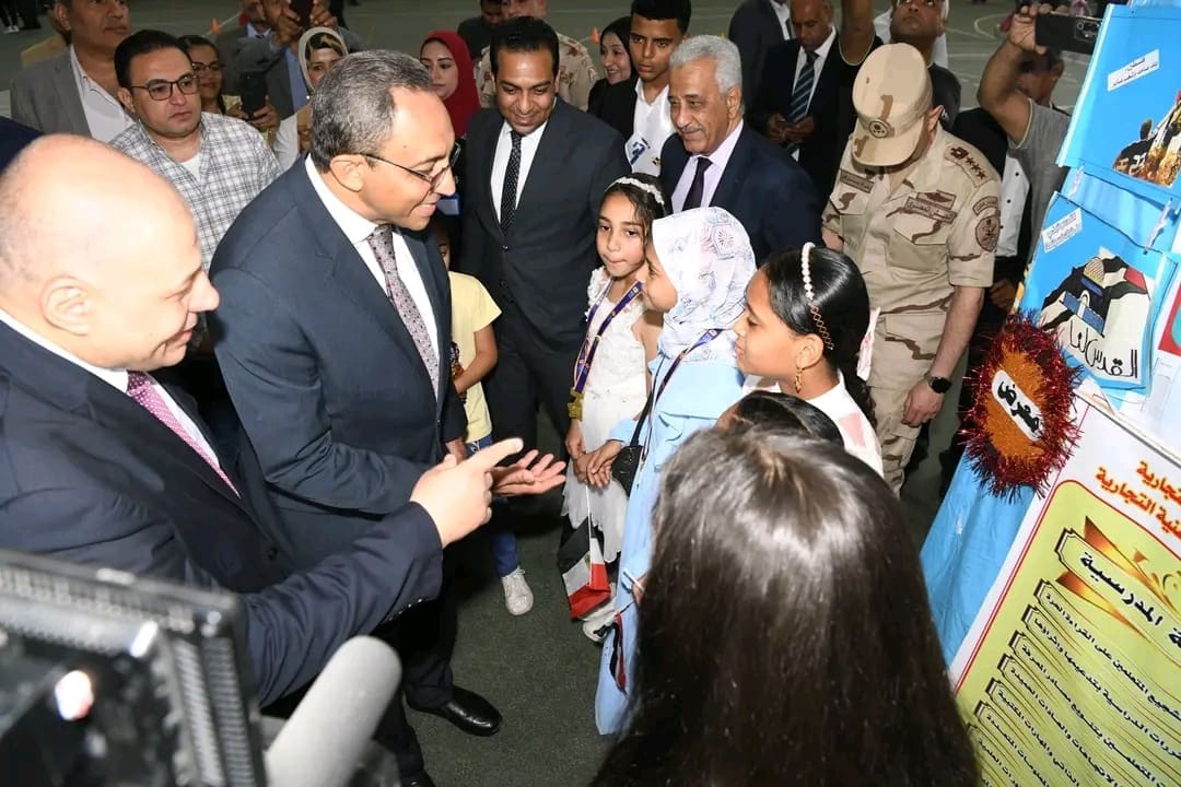 محافظ قنا يشهد ختام أنشطة التعليم التربوية ويؤكد دعم المحافظة لتنمية مهارات الطلاب 1 1747142044096 قنا محافظ قنا يشهد ختام أنشطة التعليم التربوية ويؤكد دعم المحافظة لتنمية مهارات الطلاب موقع في الجامعة