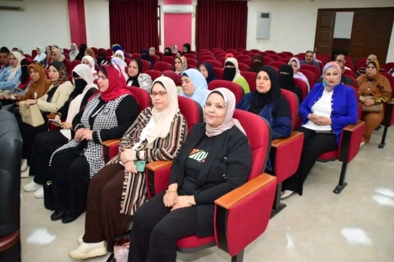 مدير عام التعليم العام ببورسعيد يكرم المدارس المشاركة في معرض أهلا رمضان 10 1747576424805 نائب مدير عام التعليم العام ببورسعيد يكرم المدارس المشاركة في معرض أهلا رمضان موقع في الجامعة