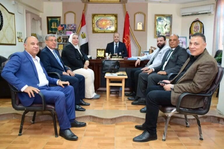 لضمان انضباط امتحانات نهاية العام.. وفد "الشئون القانونية" بالوزارة يزور تعليم بورسعيد 8 لضمان انضباط امتحانات نهاية العام... وفد "الشئون القانونية" بالوزارة يزور تعليم بورسعيد