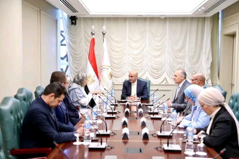 عبد اللطيف: تطوير أداء المعلمين أولوية.. والتدريب المستمر ركيزة أساسية لجودة التعليم 2 عبد اللطيف: تطوير أداء المعلمين أولوية.. والتدريب المستمر ركيزة أساسية لجودة التعليم
