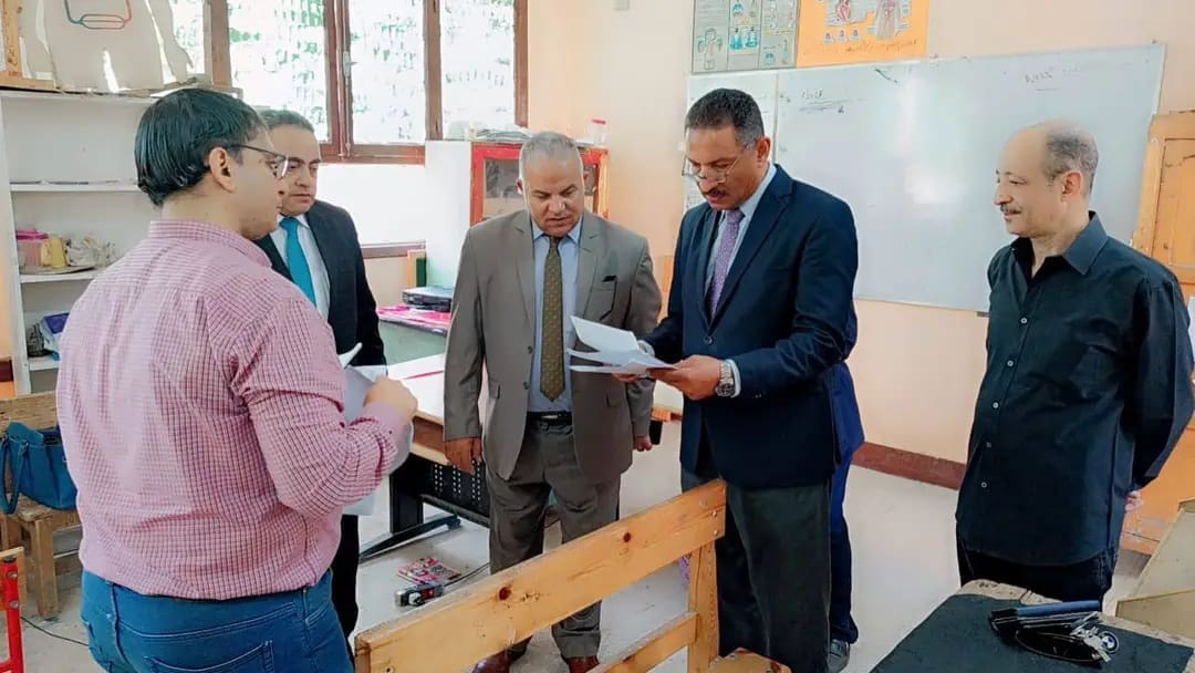 خلال جولة لمتابعة الامتحانات.. مدير عام التفتيش والرقابة بالتعليم يشيد بانضباط لجان الفيوم 1 1748090558032 الفيوم خلال جولة لمتابعة الامتحانات.. مدير عام التفتيش والرقابة بالتعليم يشيد بانضباط لجان الفيوم موقع في الجامعة