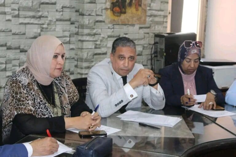 بعين لا تنام.. وكيل تعليم الجيزة يتابع غرفة العمليات ويوجه بحسم ونزاهة في امتحانات الشهادات 8 بعين لا تنام.. وكيل تعليم الجيزة يتابع غرفة العمليات ويوجه بحسم ونزاهة في امتحانات الشهادات