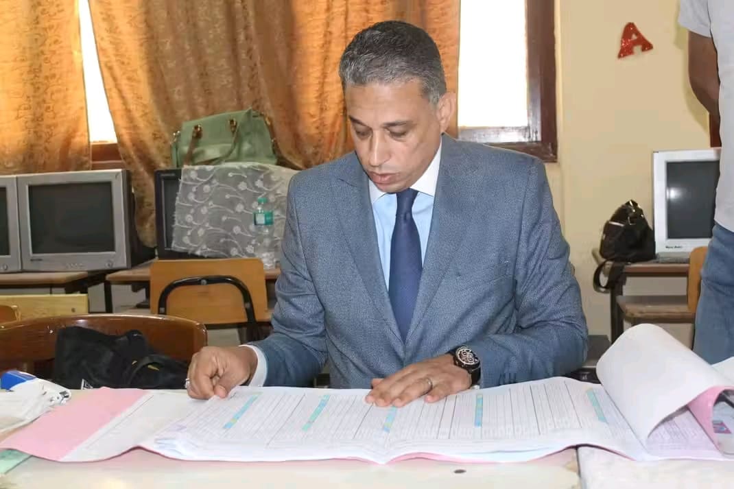 إقرار إلزامي يثير الجدل بين أولياء الأمور في الجيزة.. ممنوع النقل ومهددون بالتحويل للعربي 1 إقرار إلزامي يثير الجدل بين أولياء الأمور في الجيزة.. ممنوع النقل ومهددون بالتحويل للعربي