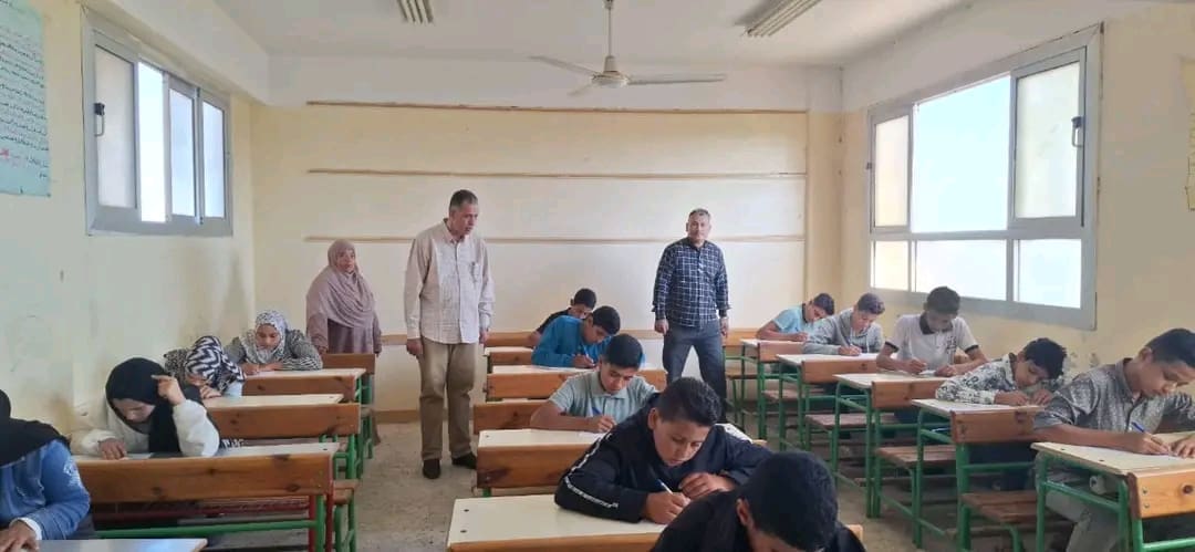 وكيل تعليم الشرقية: غرفة العمليات لم ترصد أي شكاوي.. والانضباط سيد الموقف 1 1748339653766 تعليم وكيل تعليم الشرقية: غرفة العمليات لم ترصد أي شكاوي.. والانضباط سيد الموقف موقع في الجامعة