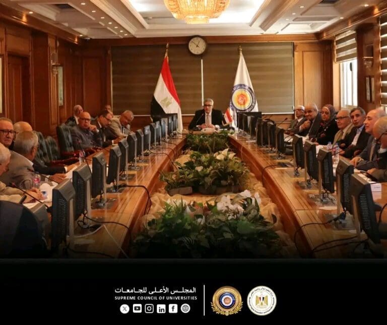 اجتماع لجنة المعادلات برئاسة أمين عام المجلس الأعلى للجامعات 7 1748436000770 اجتماع لجنة المعادلات برئاسة أمين عام المجلس الأعلى للجامعات موقع في الجامعة